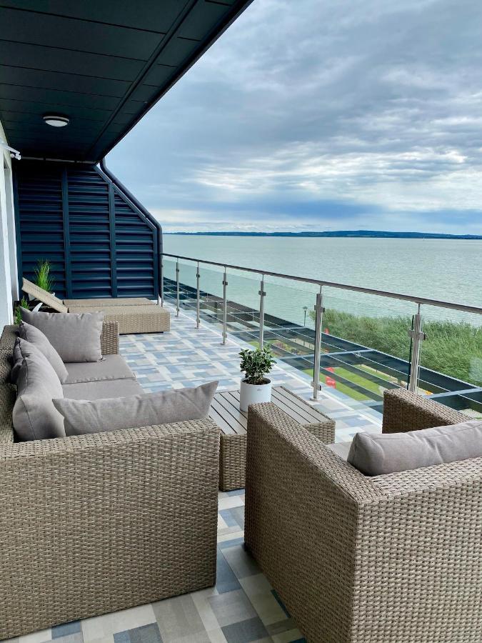 Apartamento Royal Blue - Luxurious Flat With 5-Star View Over Lake Balaton Keszthely Exterior foto