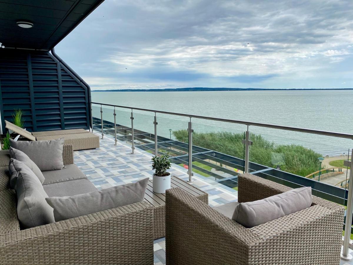 Apartamento Royal Blue - Luxurious Flat With 5-Star View Over Lake Balaton Keszthely Exterior foto