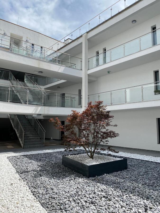 Apartamento Royal Blue - Luxurious Flat With 5-Star View Over Lake Balaton Keszthely Exterior foto